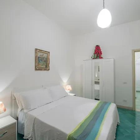 Giovanni's House 4*