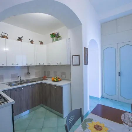 Πανσιόν Giovanni's House 4*
